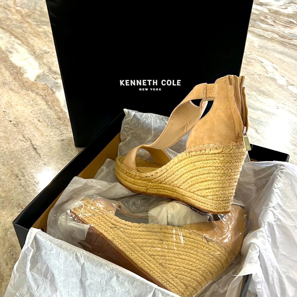 NIB size 10. Kenneth Cole